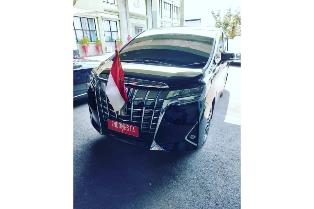 Komitmen sewa mobil listrik ramah lingkungan di Indonesia